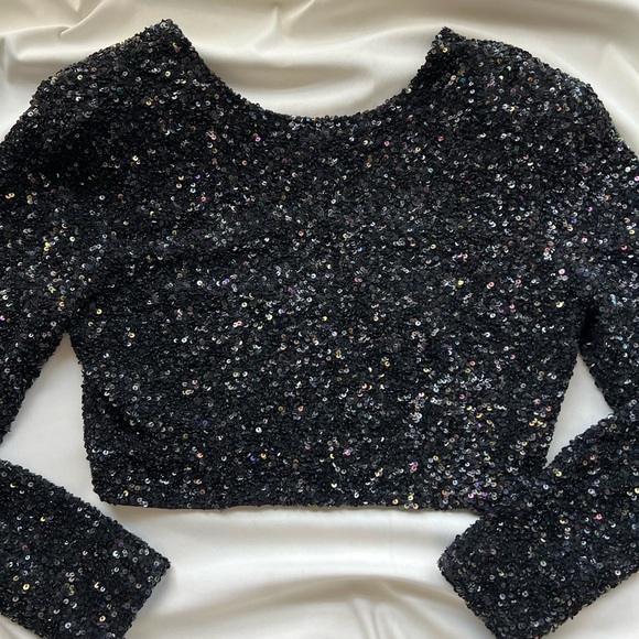 RETROFETE Black Sequince Rain Top ✨🪩 - Picture 2 of 8